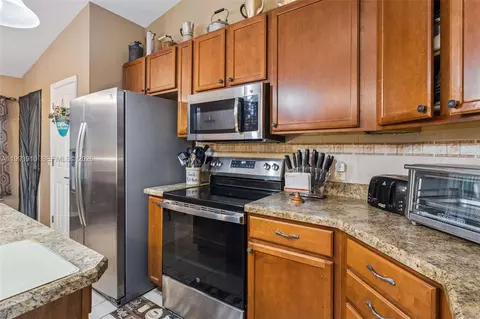 Kitchen - 14170 SE 4th St, Williston, FL 32696 photo 2 of 6