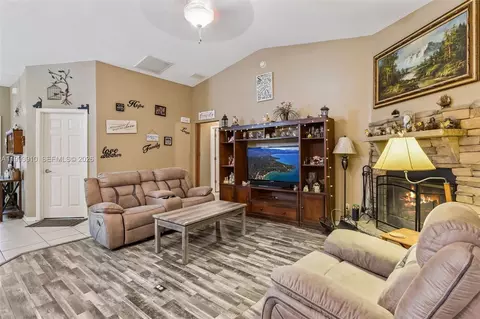 Living - 14170 SE 4th St, Williston, FL 32696 photo 4 of 4