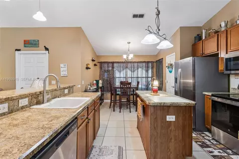 Kitchen - 14170 SE 4th St, Williston, FL 32696 photo 6 of 6
