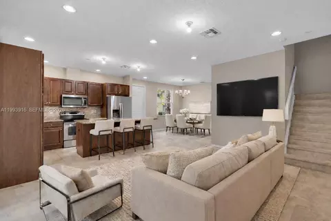 4308 Cascada Cir, Hollywood, FL 33024
