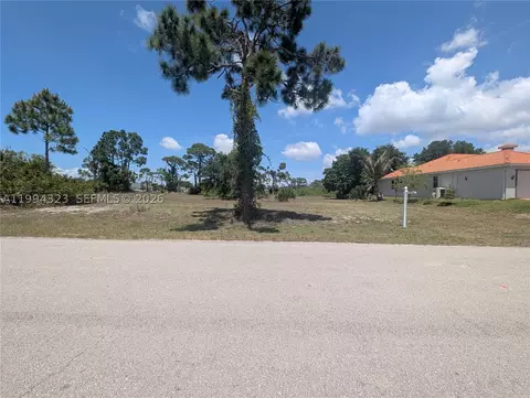 2121 NW 30th Ter, Cape Coral, FL 33993