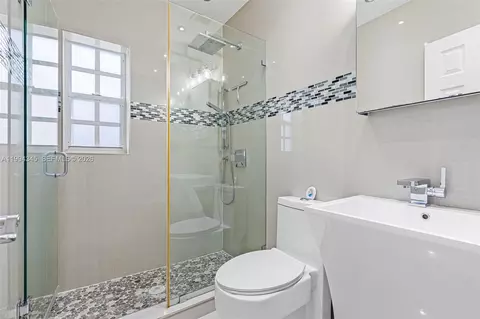 Bath - Undisclosed, Hialeah, FL 33010 photo 1 of 1