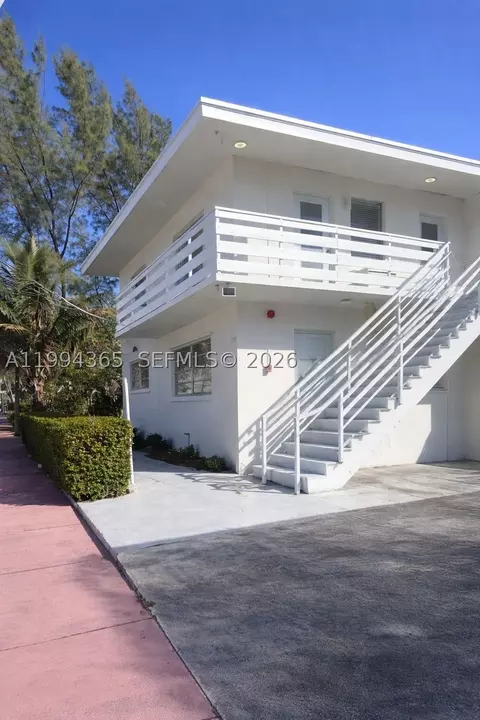 7725 Carlyle Ave #2, Miami Beach, FL 33141