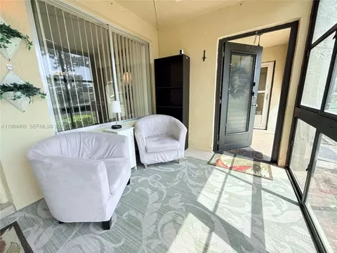340 Pine Ridge Cir #C-1, Greenacres, FL 33463