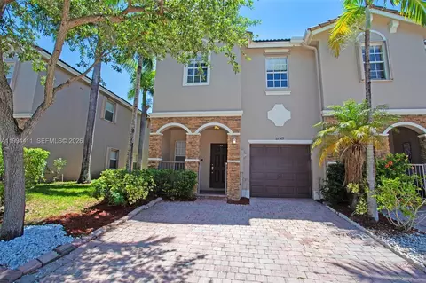 22569 SW 89th Pl, Cutler Bay, FL 33190