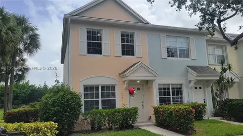 16731 Hemingway Dr, Weston, FL 33326