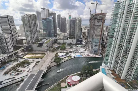 350 S Miami Ave #4110, Miami, FL 33130