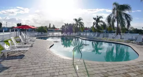 5210 SW 35 Ct, Davie, FL 33314