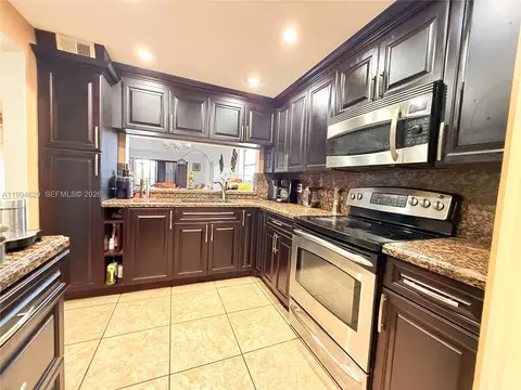 6575 W Oakland Park Blvd #311, Lauderhill, FL 33313