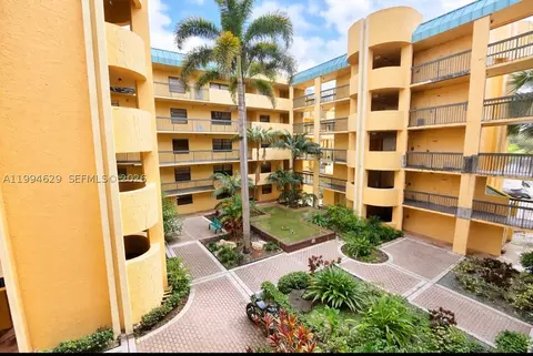 6575 W Oakland Park Blvd #311, Lauderhill, FL 33313