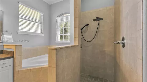 Bath - 1895 Orangewood, Bartow, FL 33830 photo 2 of 3