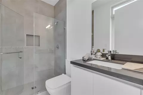 Bath - 16631 Sunset Way, Weston, FL 33326 photo 2 of 7