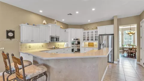 Kitchen - 237 Mclean Pt, Winter Haven, FL 33884 photo 5 of 9