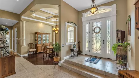 Entry Way - 237 Mclean Pt, Winter Haven, FL 33884 photo 3 of 8