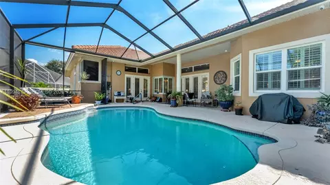 Exterior - 237 Mclean Pt, Winter Haven, FL 33884 photo 12 of 14