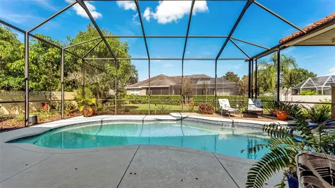 Exterior - 237 Mclean Pt, Winter Haven, FL 33884 photo 9 of 14