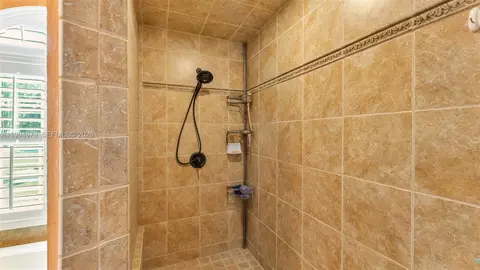 Bath - 237 Mclean Pt, Winter Haven, FL 33884 photo 9 of 9