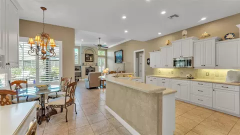 Kitchen - 237 Mclean Pt, Winter Haven, FL 33884 photo 1 of 9