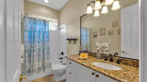 Bath - 237 Mclean Pt, Winter Haven, FL 33884 photo 2 of 9