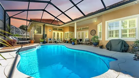 Exterior - 237 Mclean Pt, Winter Haven, FL 33884 photo 11 of 14