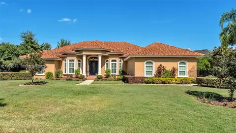 Exterior - 237 Mclean Pt, Winter Haven, FL 33884 photo 2 of 14