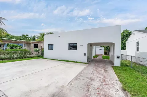 1946 NW 49th St, Miami, FL 33142