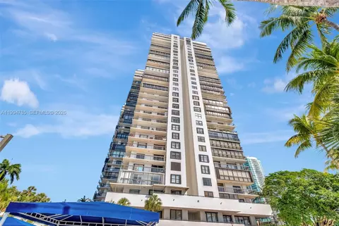 2333 Brickell Ave #305, Miami, FL 33129