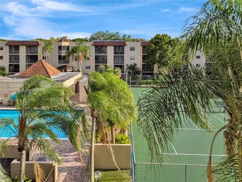 10501 W Broward Blvd #408, Plantation, FL 33324