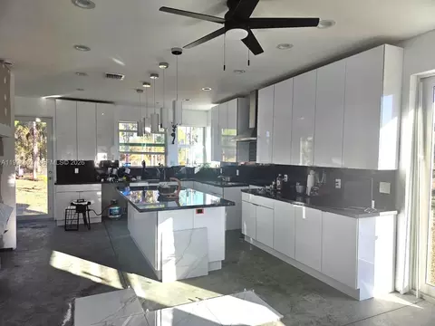 775 S Palm St, Clewiston, FL 33440