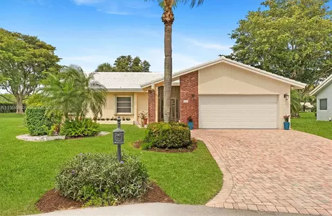 5669 Pinecrest Cir, Boca Raton, FL 33433