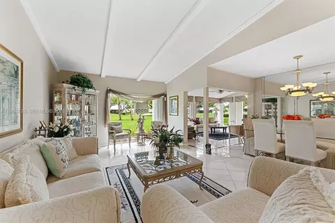 Living - 5669 Pinecrest Cir, Boca Raton, FL 33433 photo 1 of 4