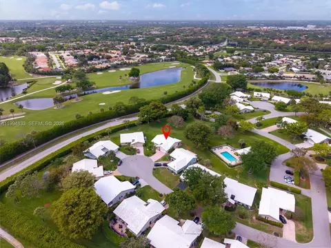 View/Area - 5669 Pinecrest Cir, Boca Raton, FL 33433 photo 5 of 6