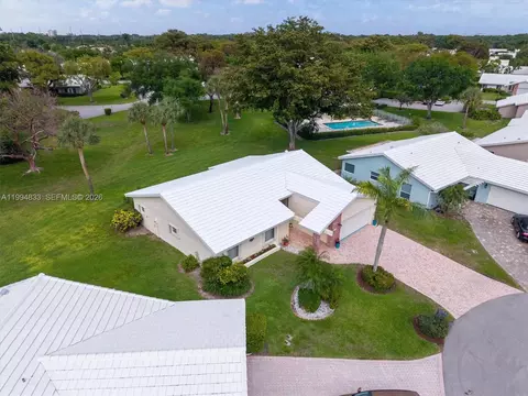 View/Area - 5669 Pinecrest Cir, Boca Raton, FL 33433 photo 2 of 6