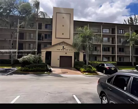 900 SW 142nd Ave #114L, Pembroke Pines, FL 33027