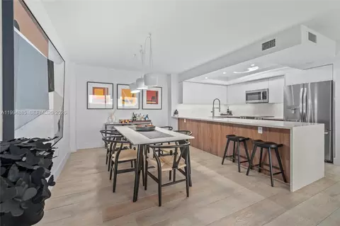 177 Ocean Lane Dr #812, Key Biscayne, FL 33149