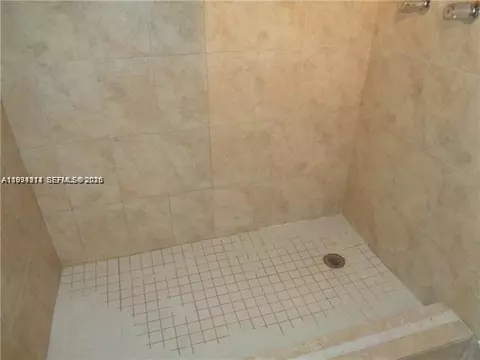 Bath - 800 Cypress Park Way #J1, Pompano Beach, FL 33064 photo 1 of 2