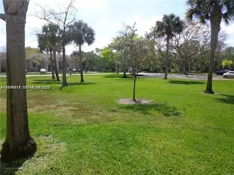 Exterior - 800 Cypress Park Way #J1, Pompano Beach, FL 33064 photo 2 of 2