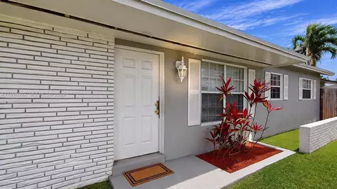 15305 SW 104th Ave, Miami, FL 33157