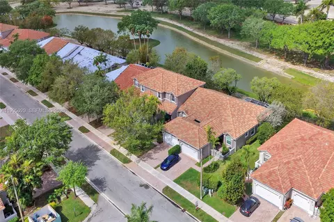 2441 E Aragon Blvd #5, Sunrise, FL 33313