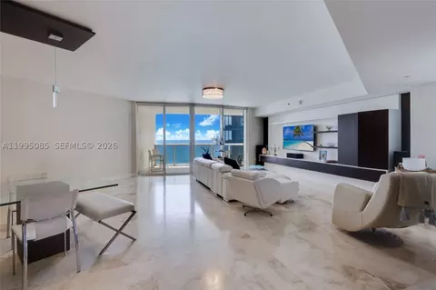 17201 Collins Ave #2804, Sunny Isles Beach, FL 33160