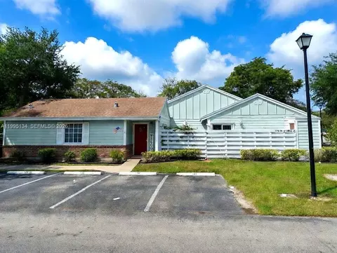 13719 SW 147th Cir Ln #3-1, Miami, FL 33186