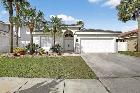 284 SW 180th Ave, Pembroke Pines, FL 33029