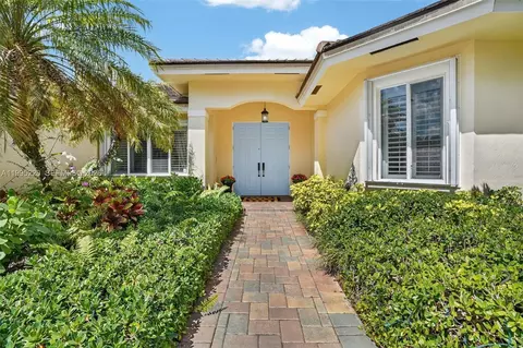6462 SW 93rd Pl, Miami, FL 33173