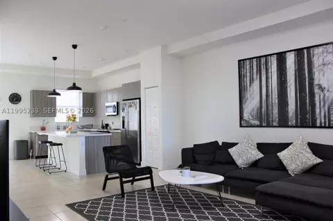 10455 NW 82nd St #33, Doral, FL 33178