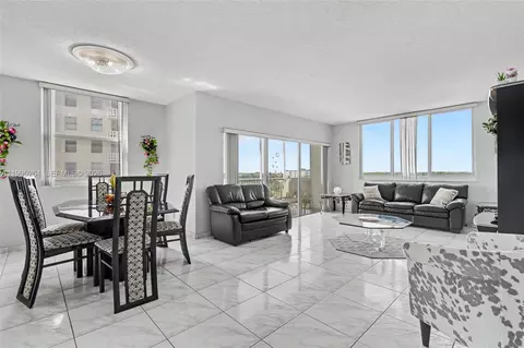 4200 Hillcrest Dr #700, Hollywood, FL 33021