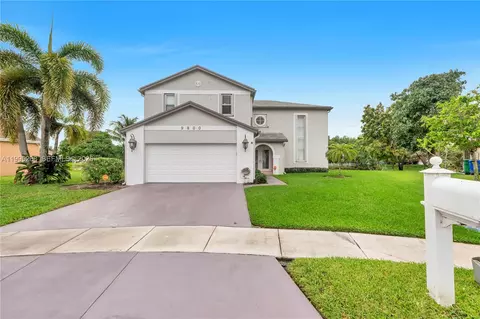 9800 Glacier Dr, Miramar, FL 33025