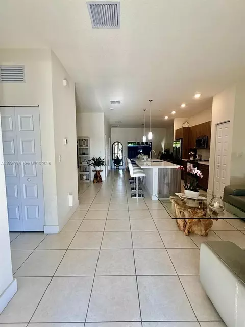 8005 NW 104th Ave, Doral, FL 33178