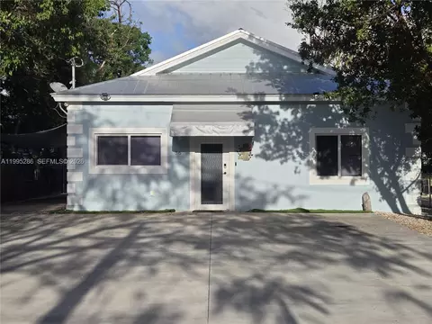 56 W Tina Pl, Key Largo, FL 33037