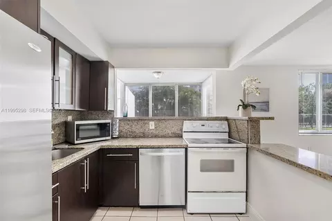 250 180th Dr #158, Sunny Isles Beach, FL 33160