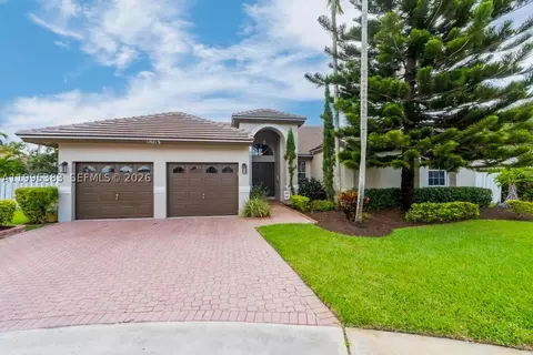 17921 NW 10th St, Pembroke Pines, FL 33029
